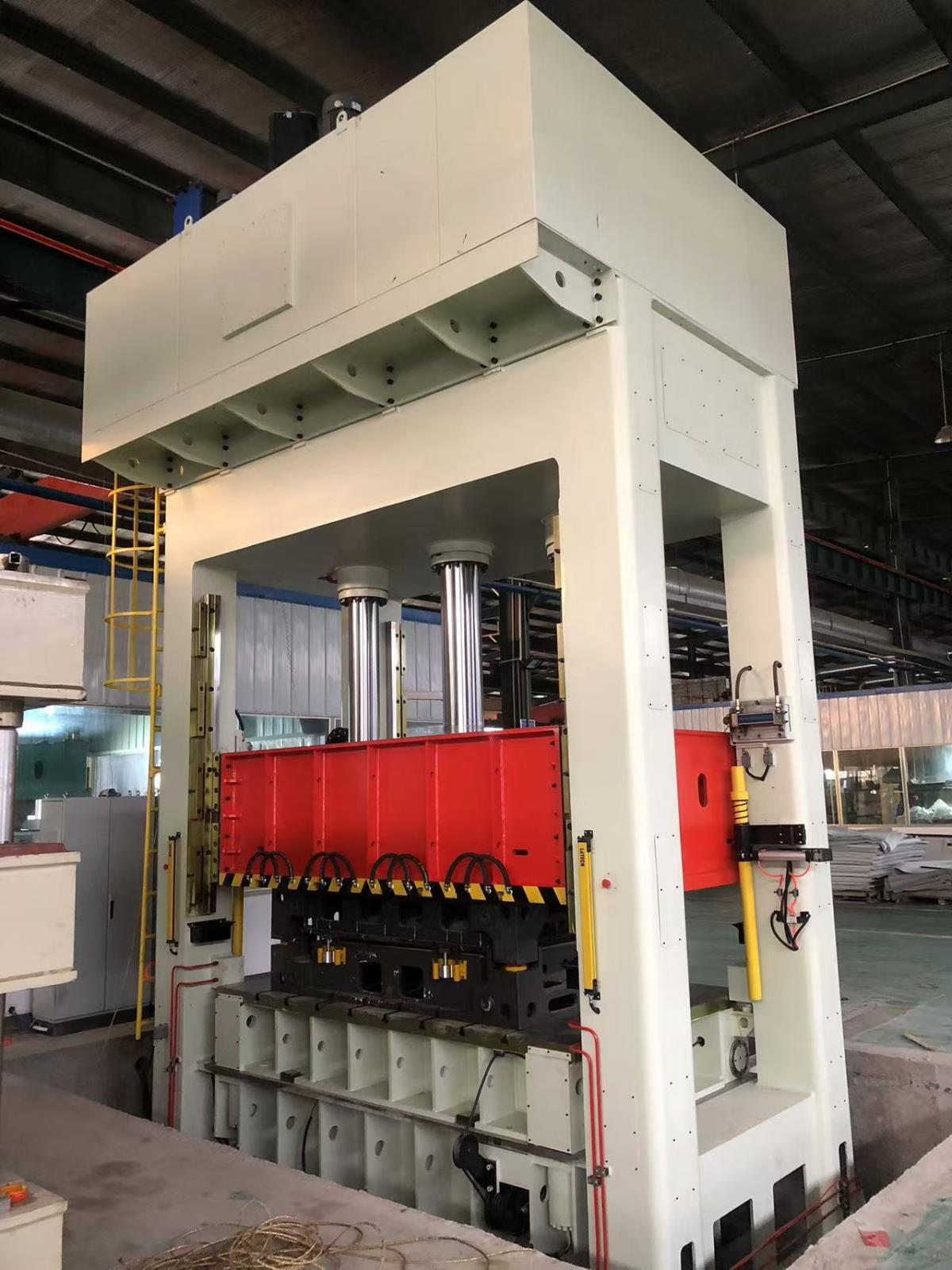 邢台400吨液压机2.jpg 邢台400吨液压机2.jpg